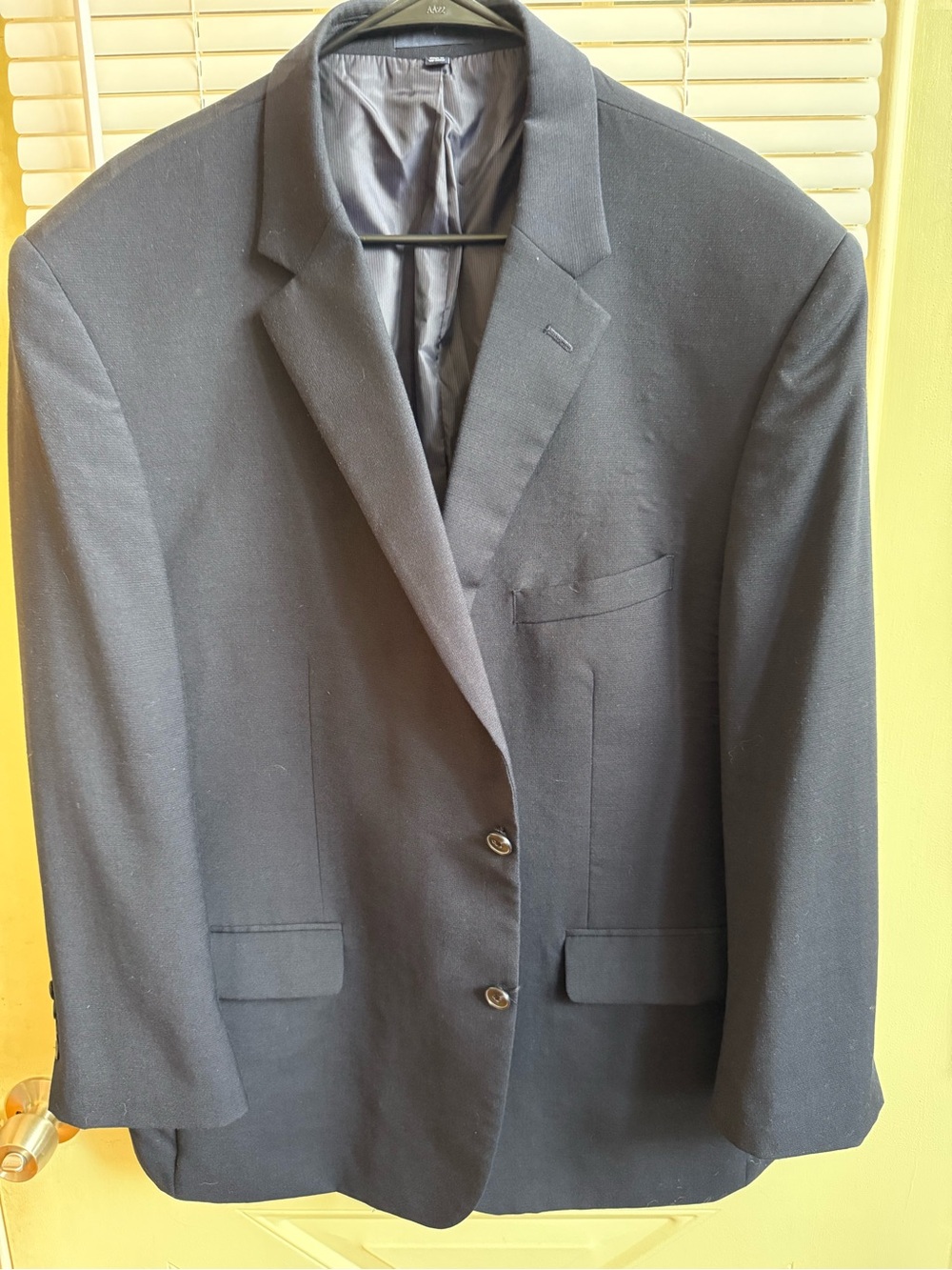 Jos. A. Bank Men's Navy Blue Blazer Sport Coat Two-Button Jacket. Size 48R